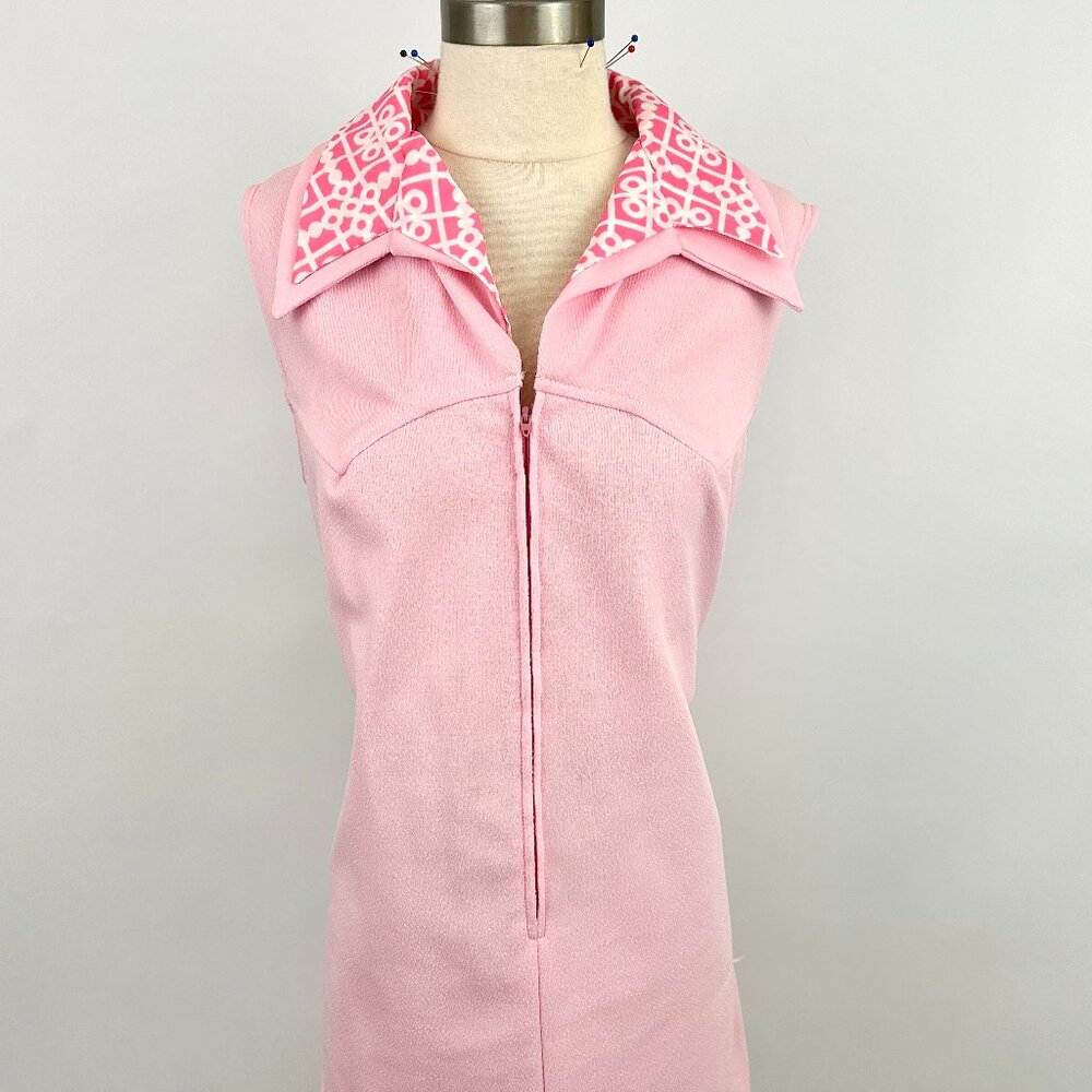 Vintage 1960s Pink Dress | Zipper Front | Hot Pink Lined Collar